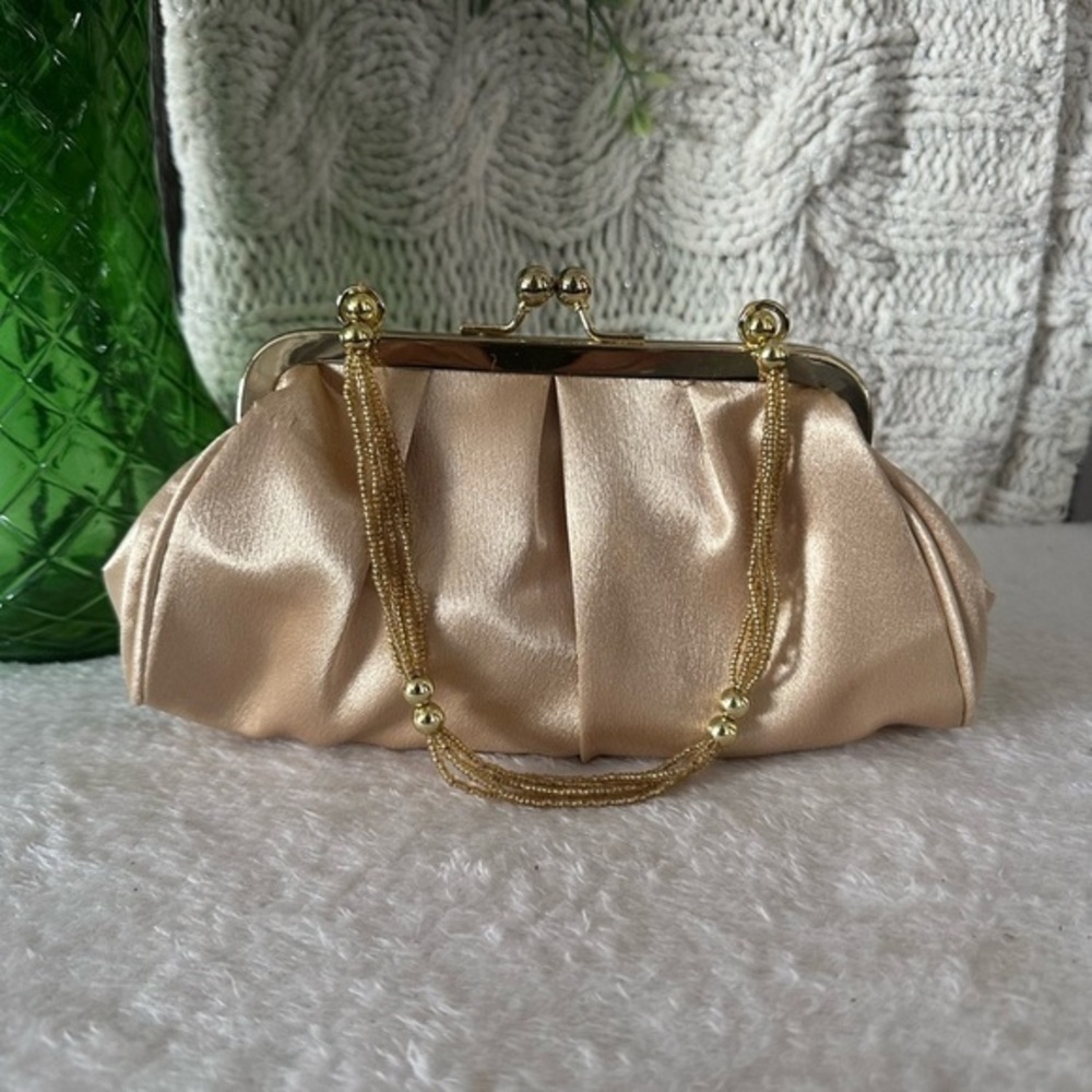 1960’s Vintage Gold Evening Kiss Lock Bag